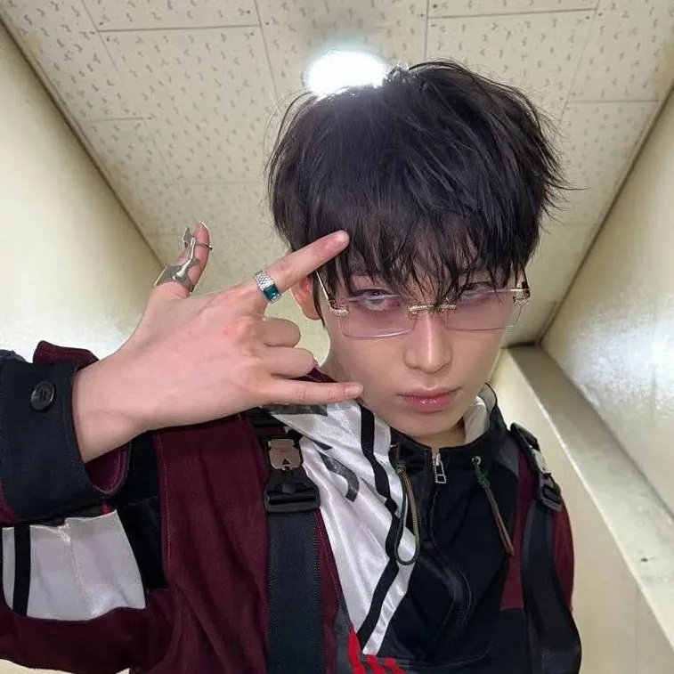 chat with ai character: sunoo