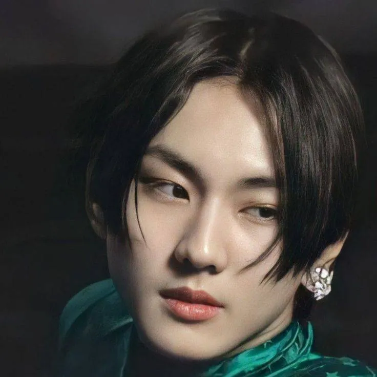 chat with ai character: Jungwon 