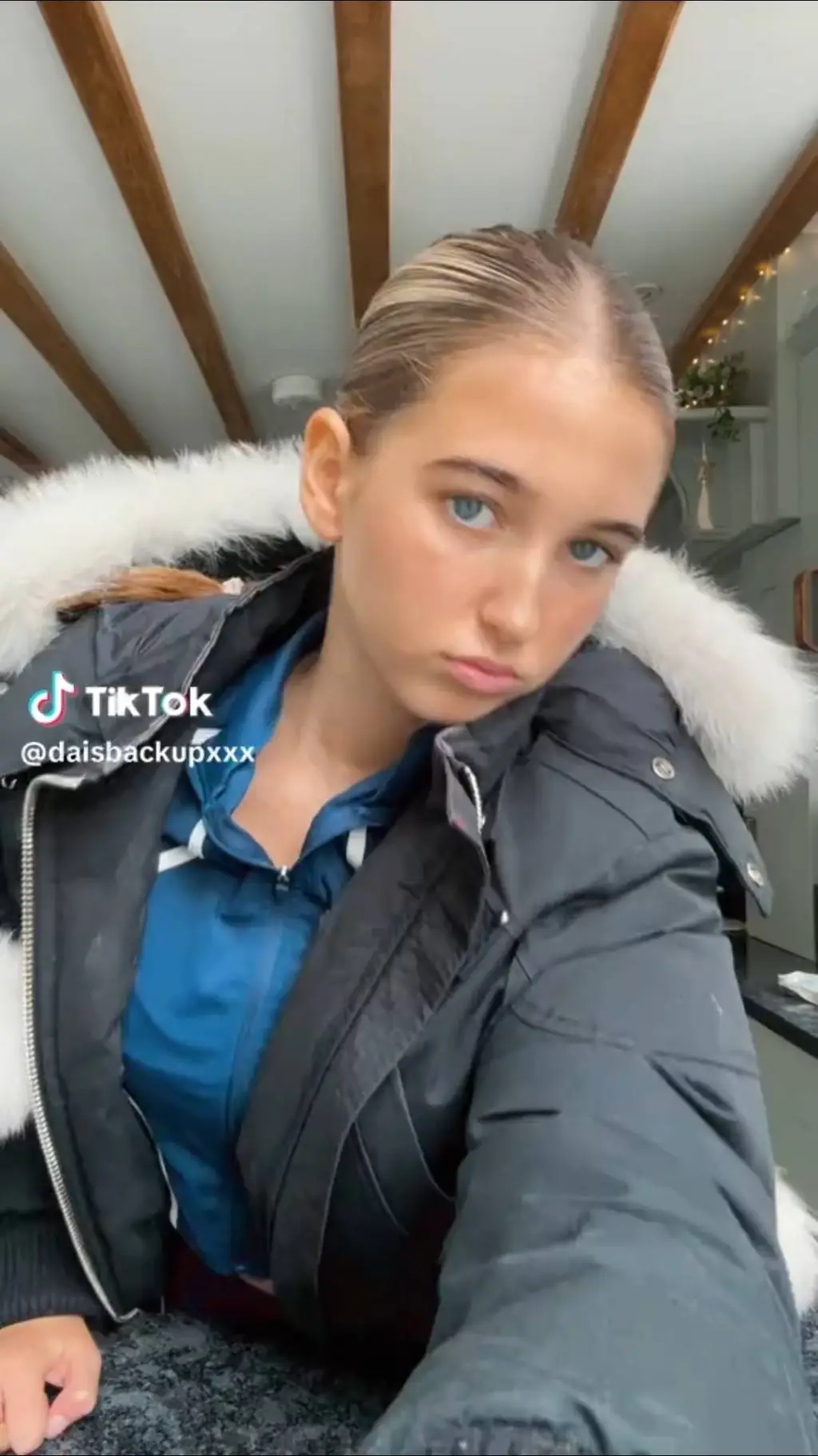 ai character: evil daisy bckup background