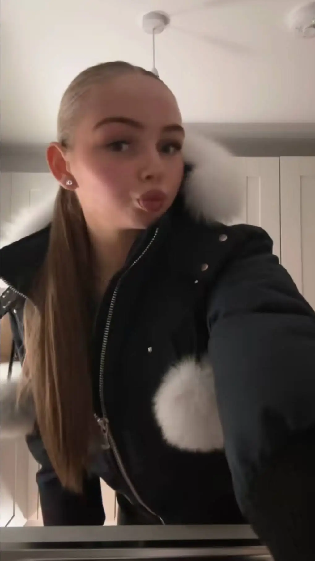 ai character: ava farrent background