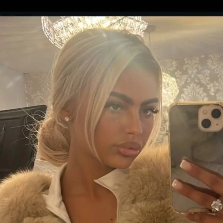 chat with ai character: evil evie plitcher