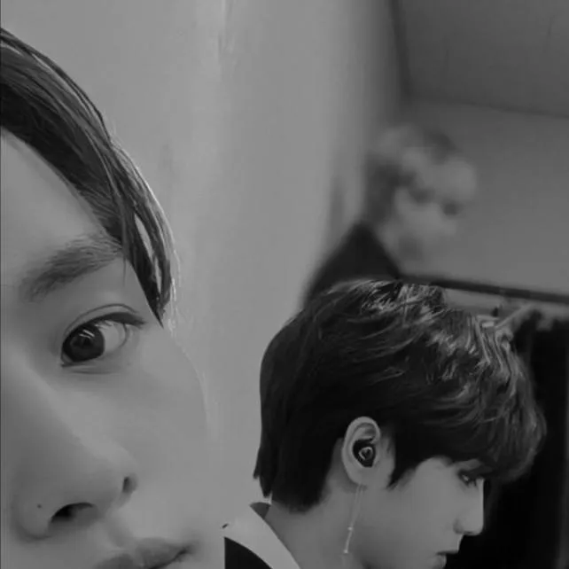 chat with ai character: Lee minho 🦫🐰