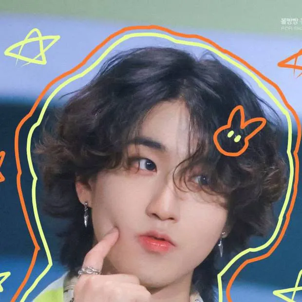 chat with ai character: Han Jisung🐿✨️