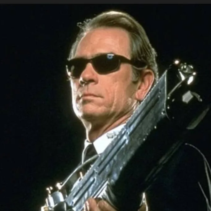 chat with ai character: Agent Kay