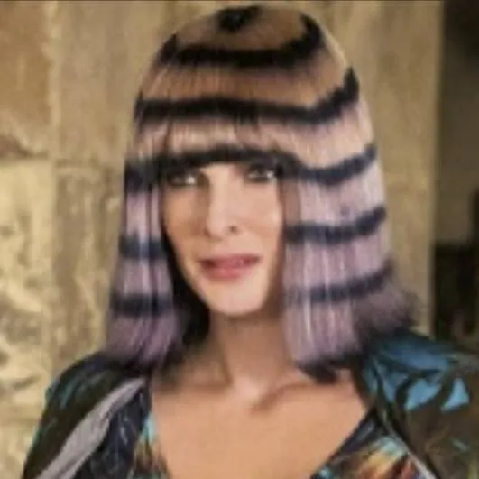 chat with ai character: Riza Stavros