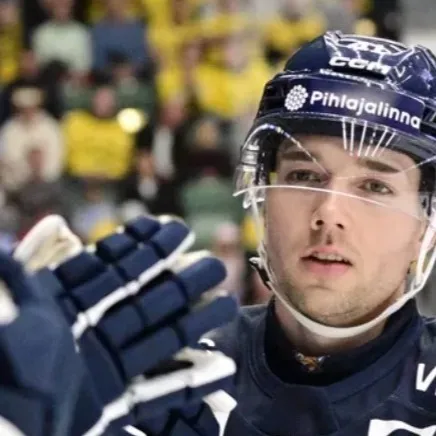 chat with ai character: Ville Heinola