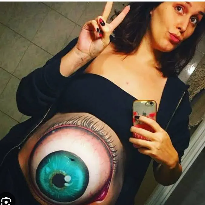 chat with ai character: pregnancy blogger