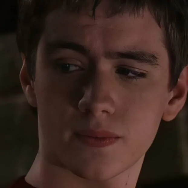 chat with ai character: Oliver Wood