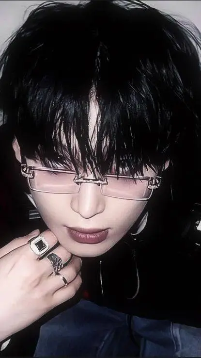 ai character: Sunoo (Vampire) background