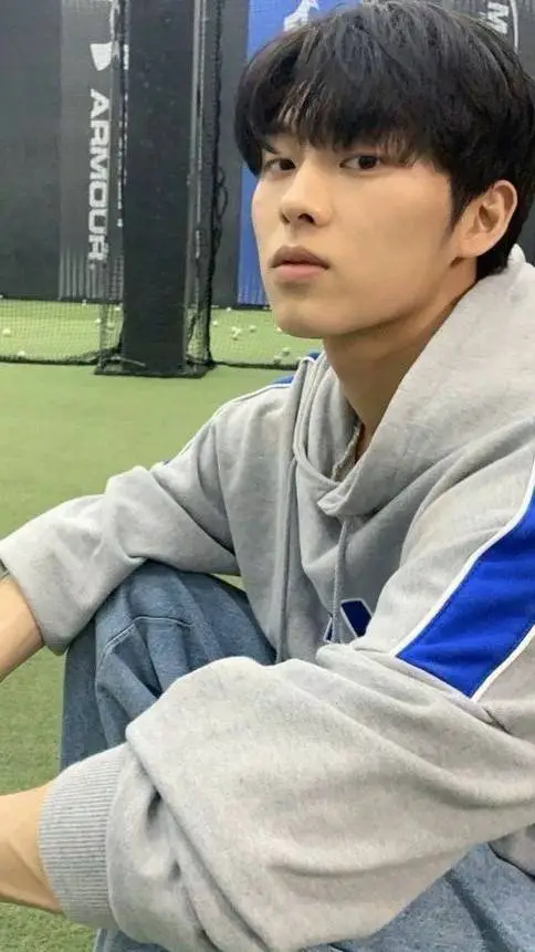 ai character: police university  background