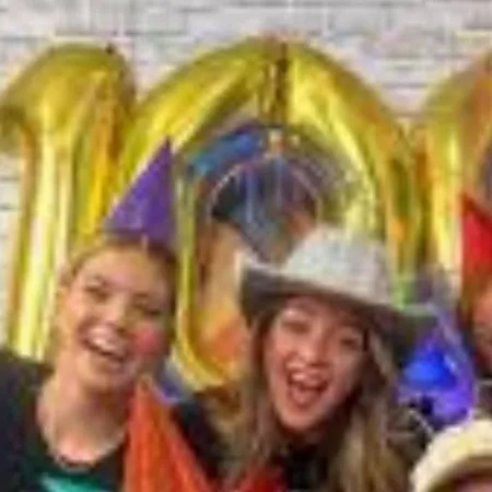 chat with ai character: LoL podcast       