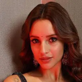 Chat with Tripti Dimri - text or voice, Enjoy AI Chat Free & Safe
