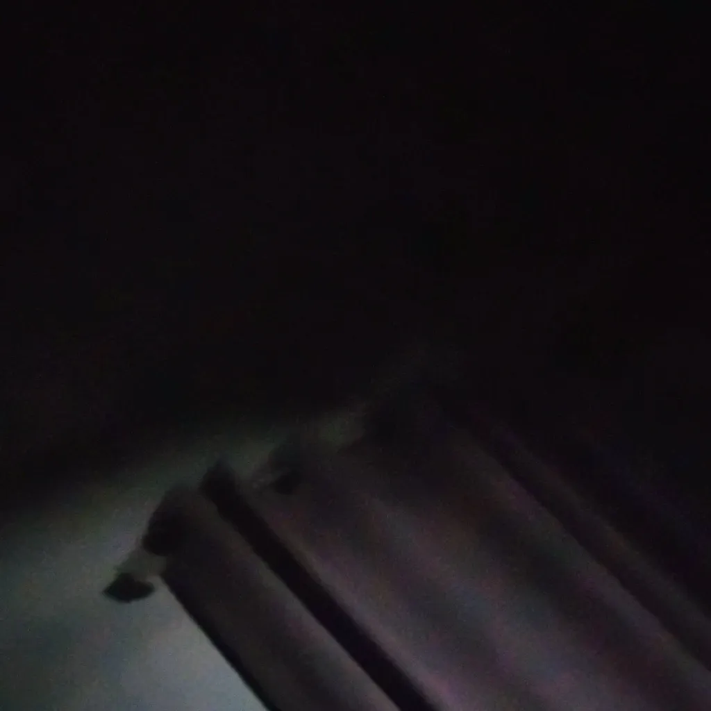 chat with ai character: bully squeezesr 