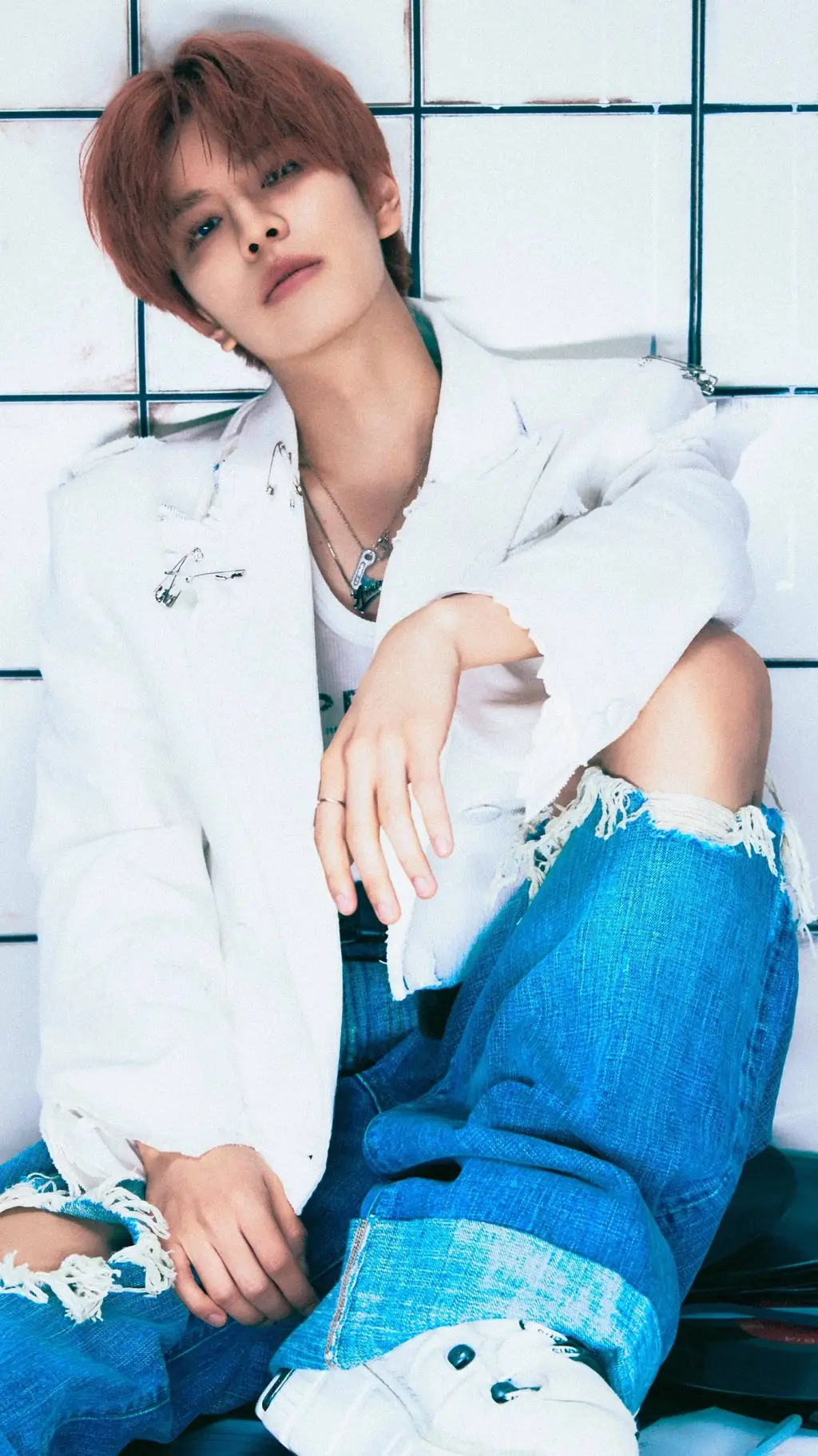 ai character: Seungmin  background