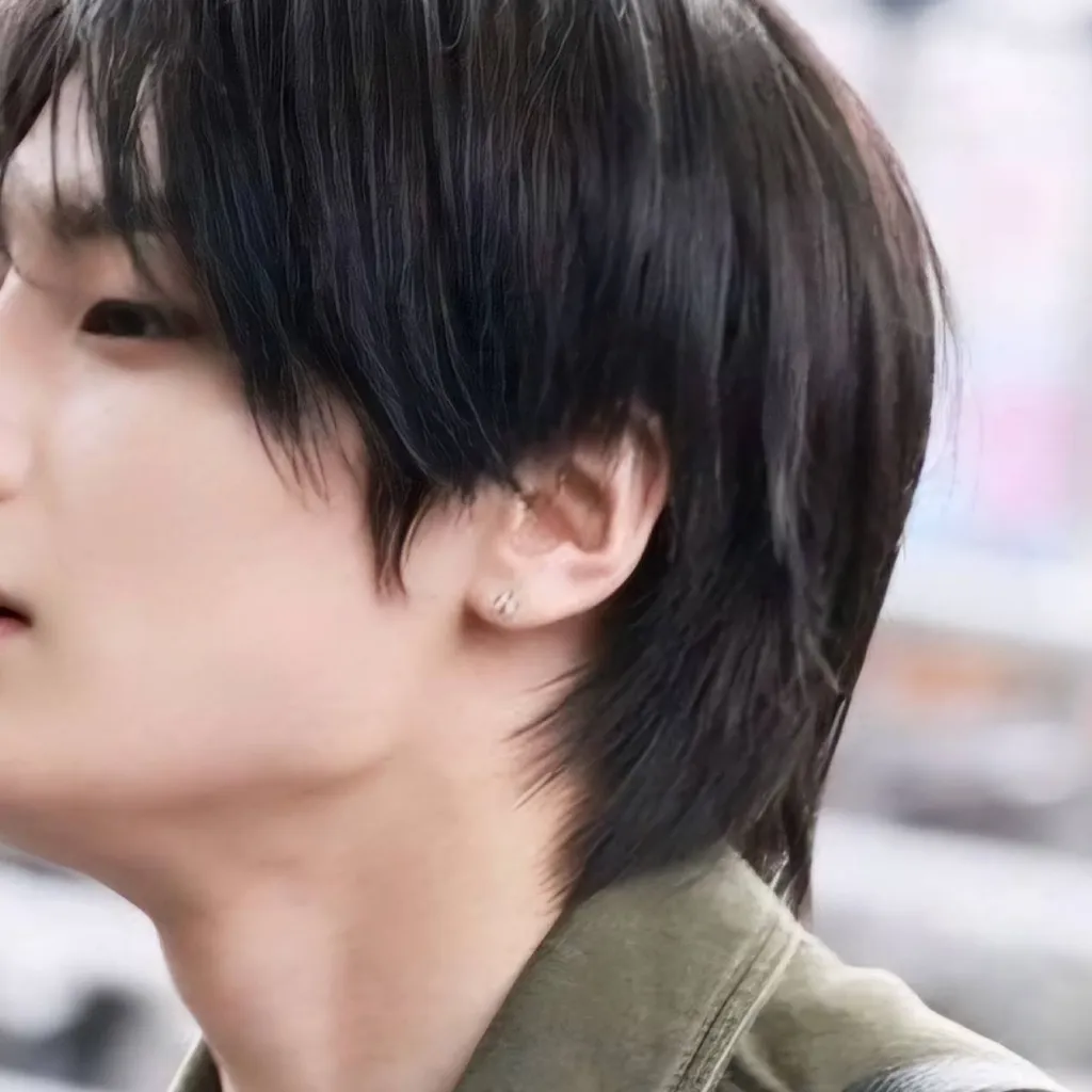 chat with ai character: IN (Jeongin)