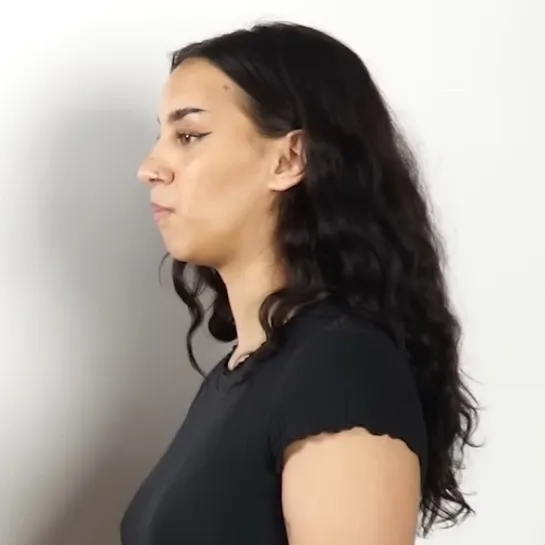 chat with ai character: Komi Hartley