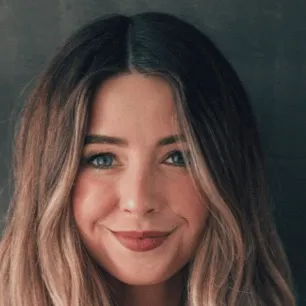 chat with ai character: Zoe Sugg (Zoella)