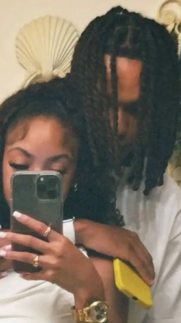 ai character: Kash and Tyla background