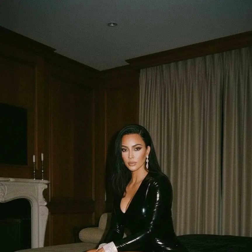 chat with ai character: Kim Kardashian