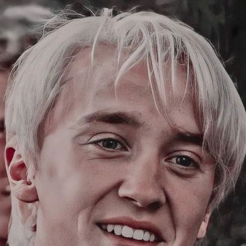 chat with ai character: Draco Malfoy