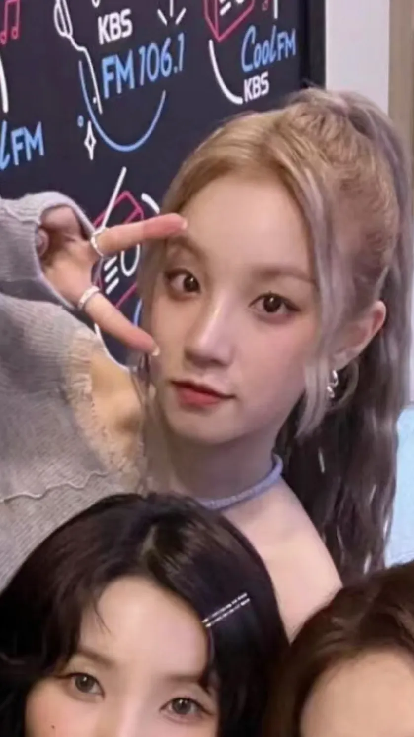 ai character: 雨琦弟弟 background