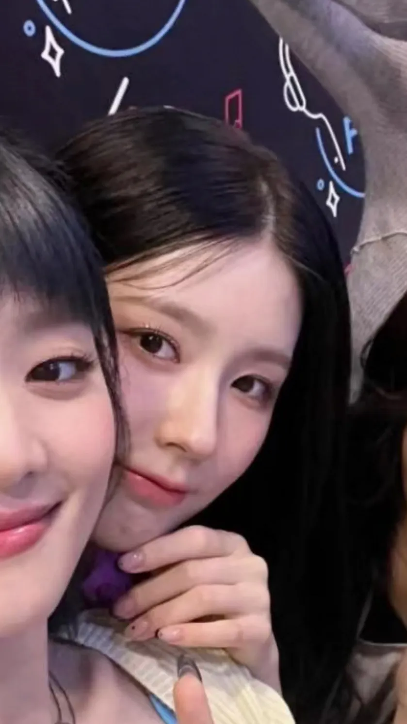 ai character: 叶舒华 background