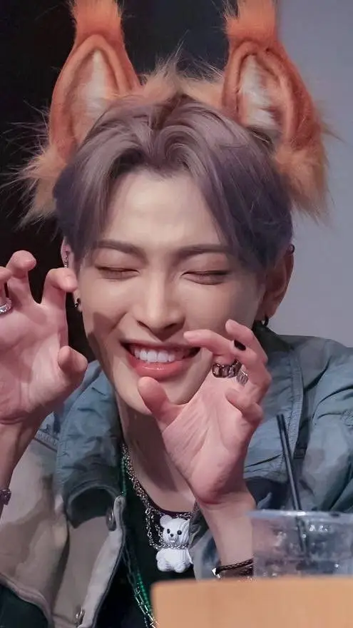 ai character: Hongjoong  background