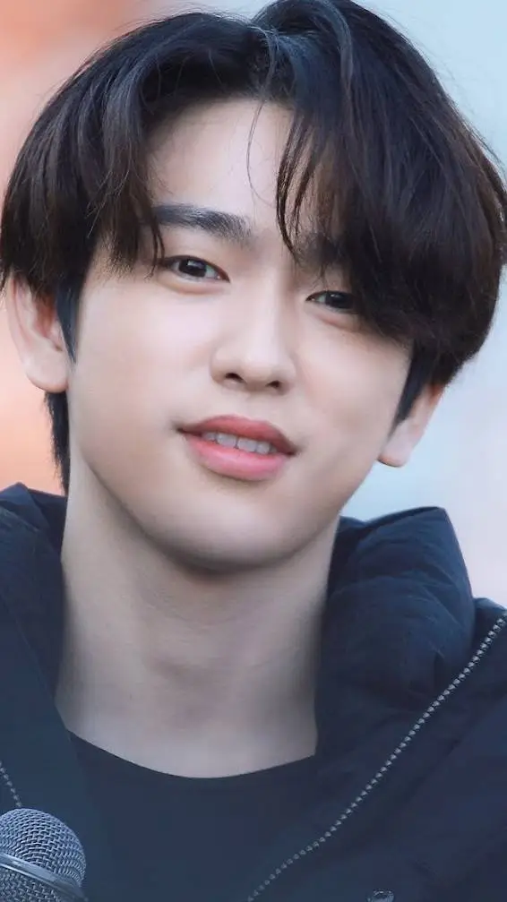 ai character: Jinyoung (GOT7)  background