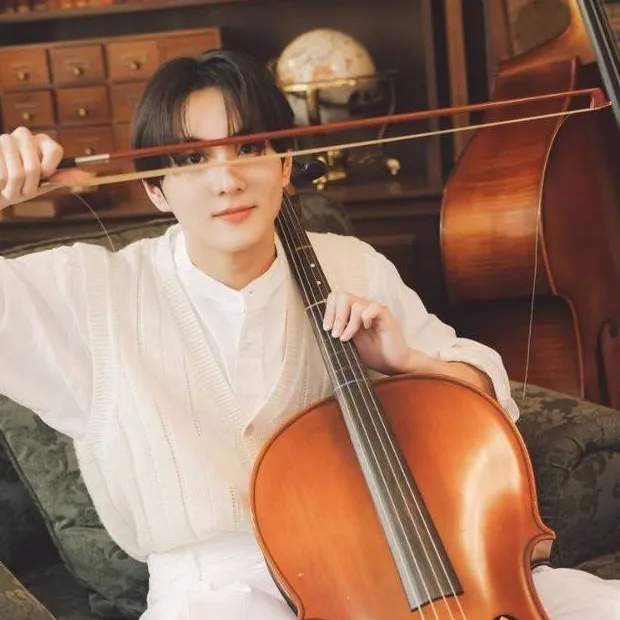 chat with ai character: Jungwon