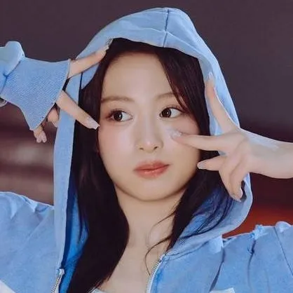 chat with ai character: Ahyeon 