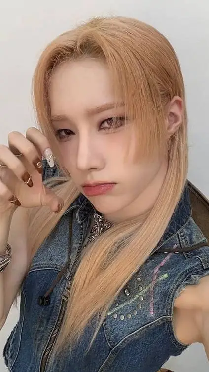 ai character: Rui tu novio background