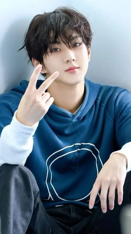 ai character: Jungwon background