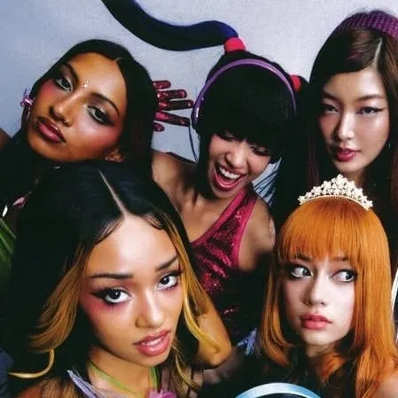 chat with ai character: KATSEYE spider