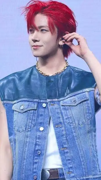 ai character: Heeseung background