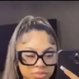 chat with ai character: Nadia 