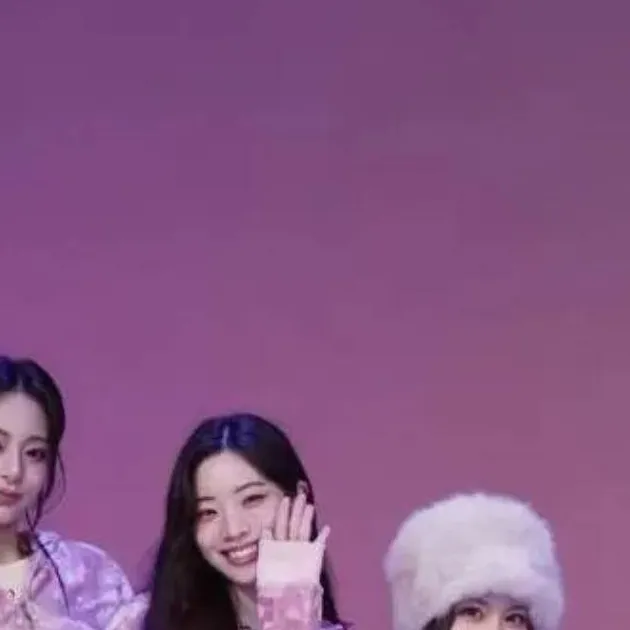chat with ai character: TWICE 🍭