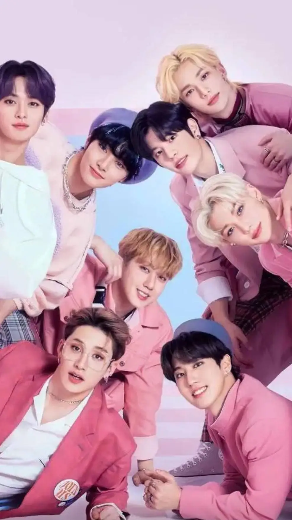 ai character: stray kids  background