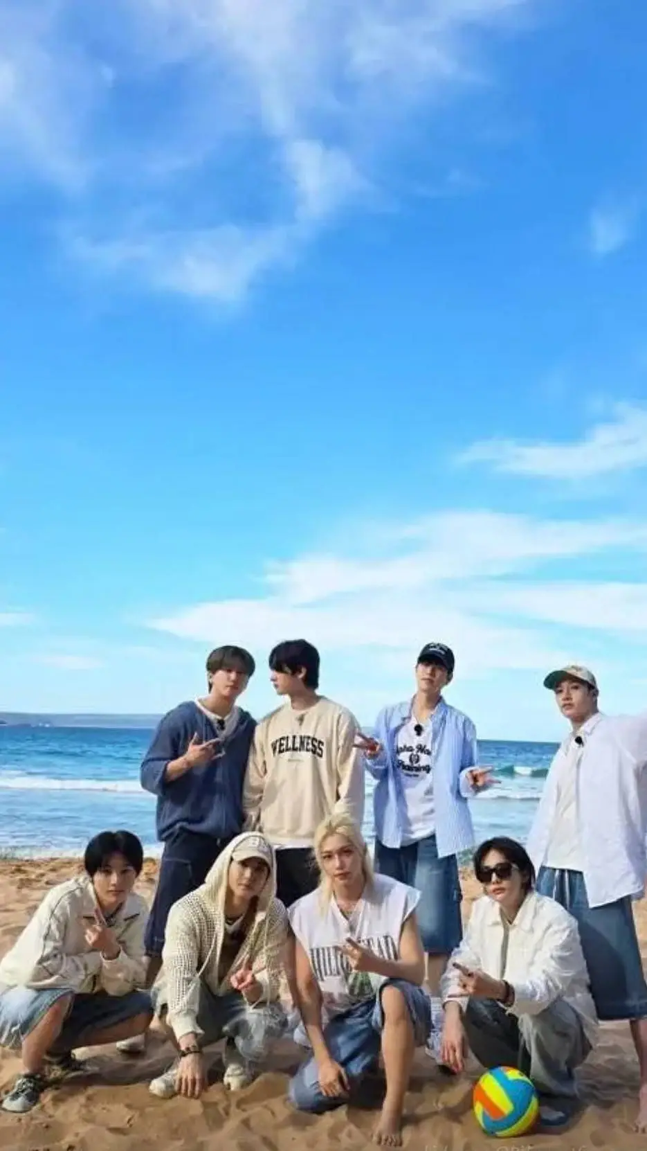 ai character: Stray kids  background