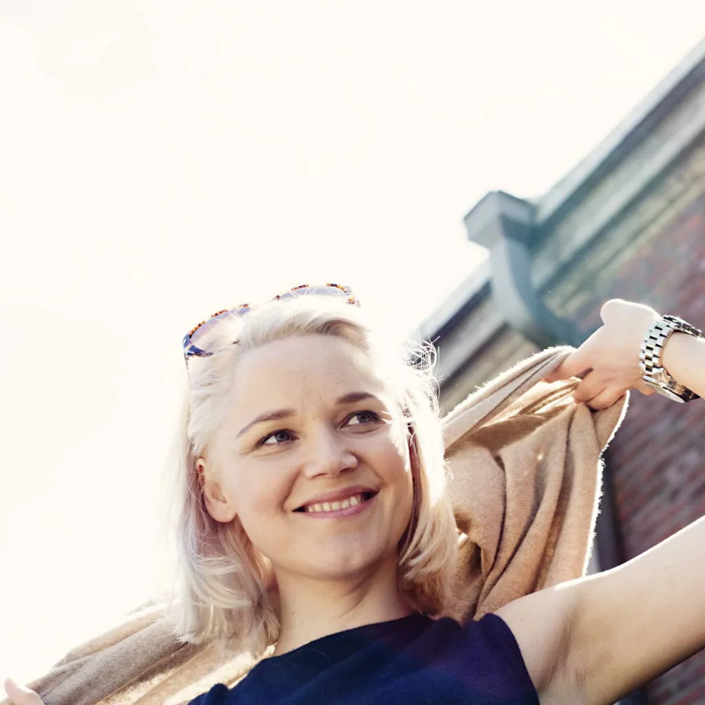 chat with ai character: Sirkka