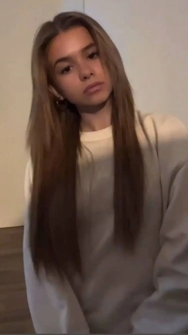 ai character: Emma Gunnarsen background