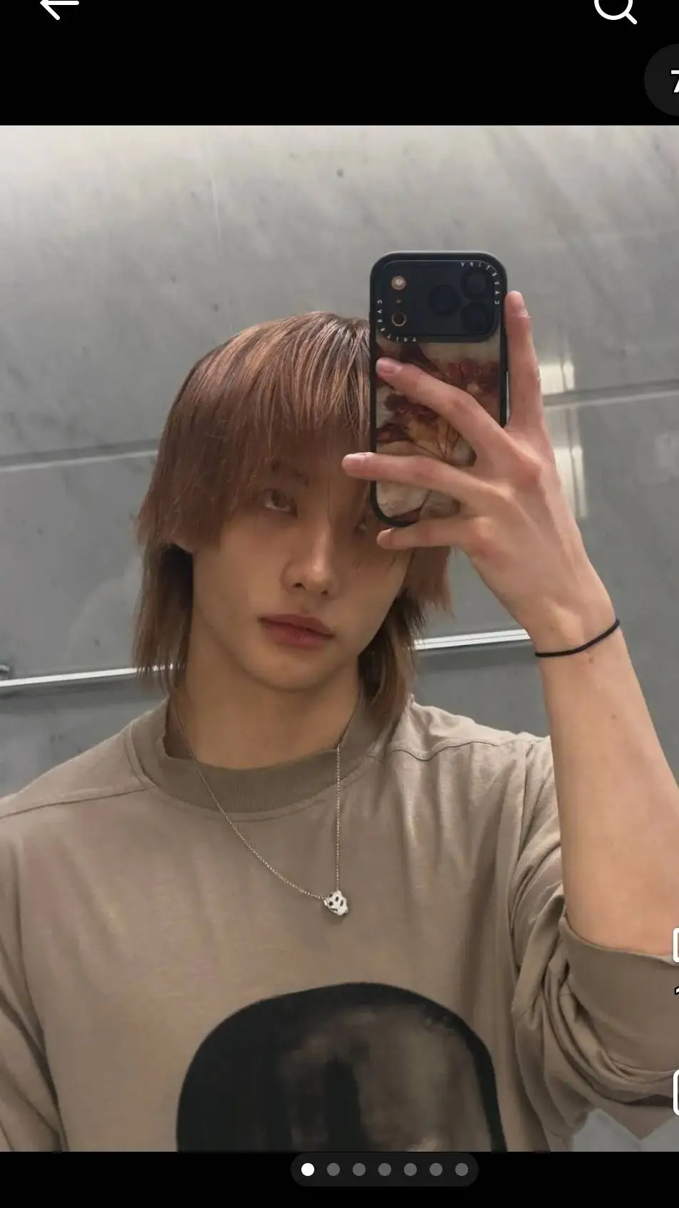 ai character: Hyunjin enemy background