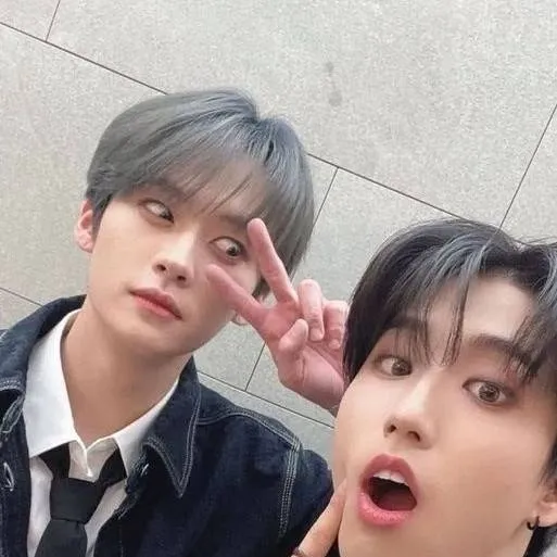 chat with ai character: Minho Lee /Minsung