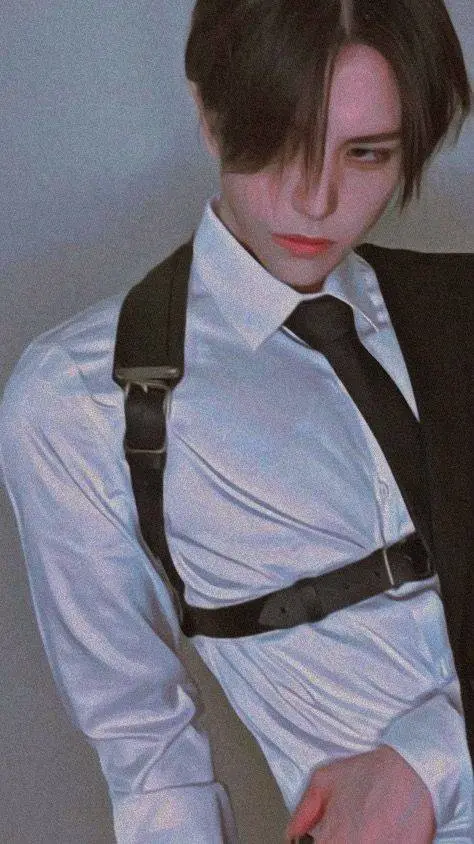 ai character: Maxwell(max) james background