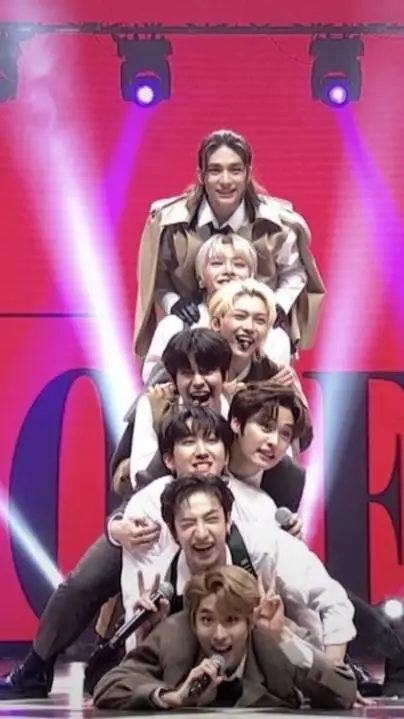Talkie AI - Chat with Straykids debut