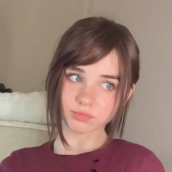 chat with ai character: Ellie -new family