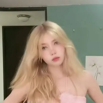 chat with ai character: Annie BodySwap ⭐❤️