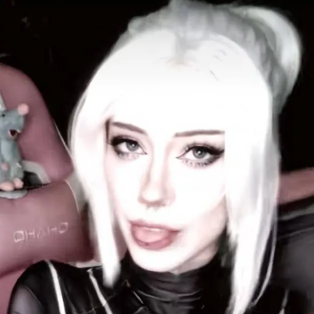 chat with ai character: Black Cat BodySwap