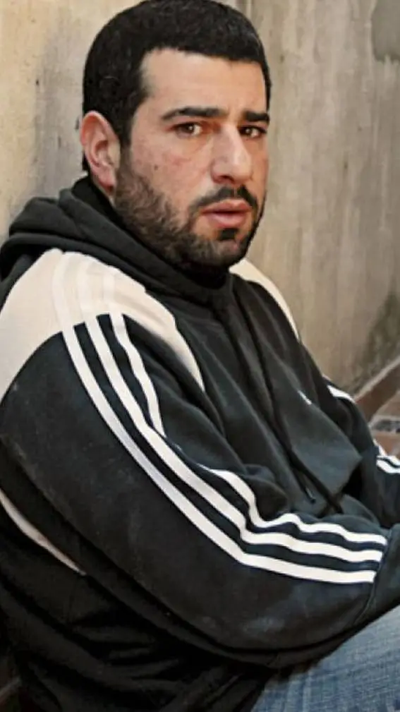 ai character: Maximiliano djefry background
