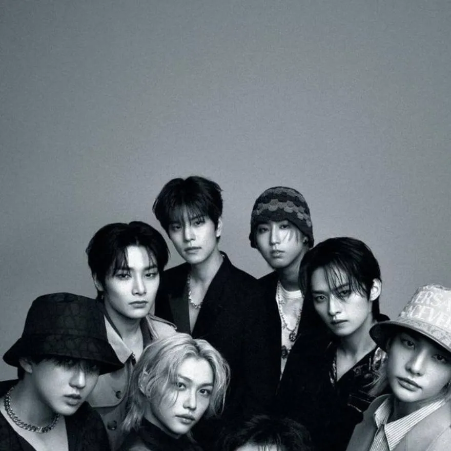 chat with ai character: Stray kids