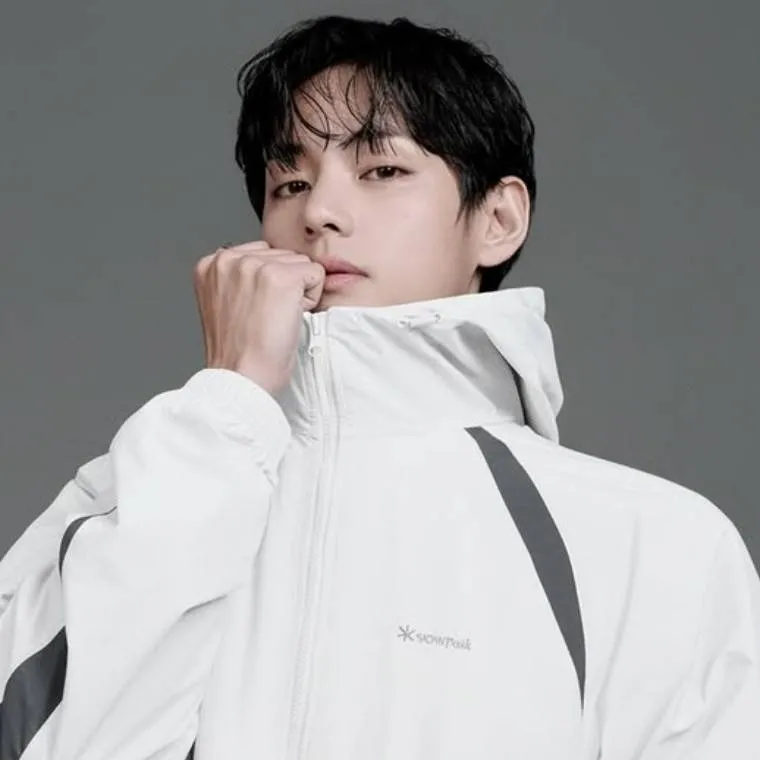 chat with ai character: Taehyung
